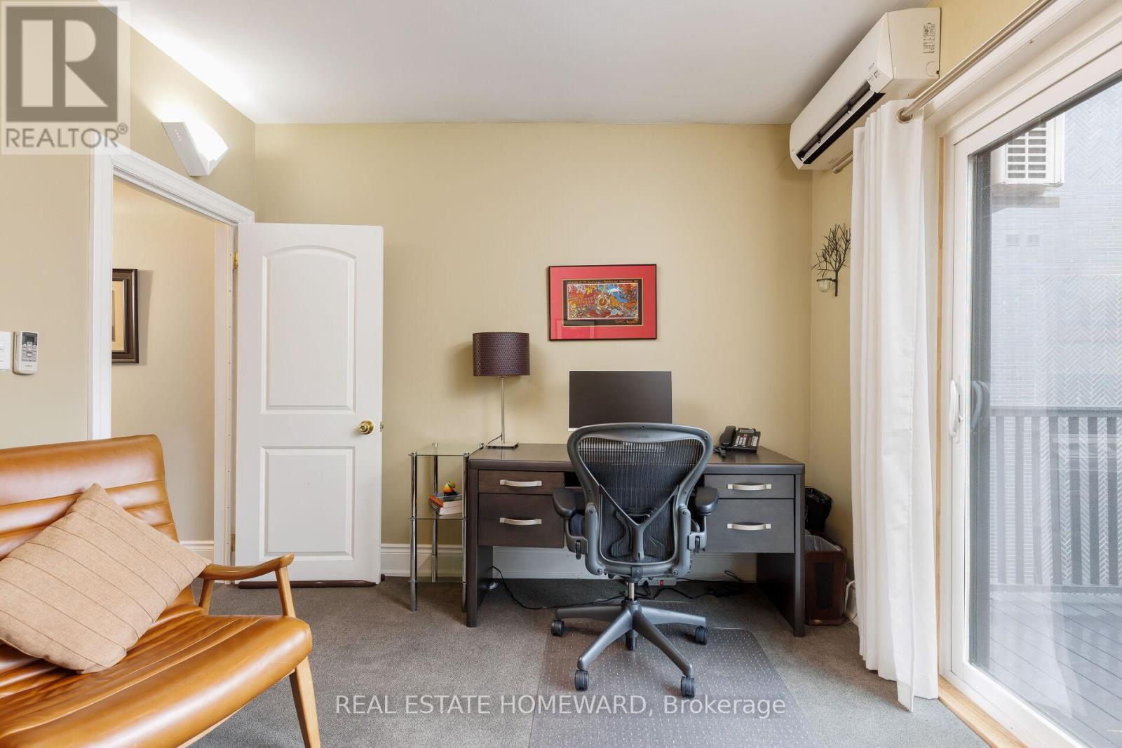 












6 MAIN STREET

,
Toronto (East End-Danforth),




Ontario
M4E2V4

