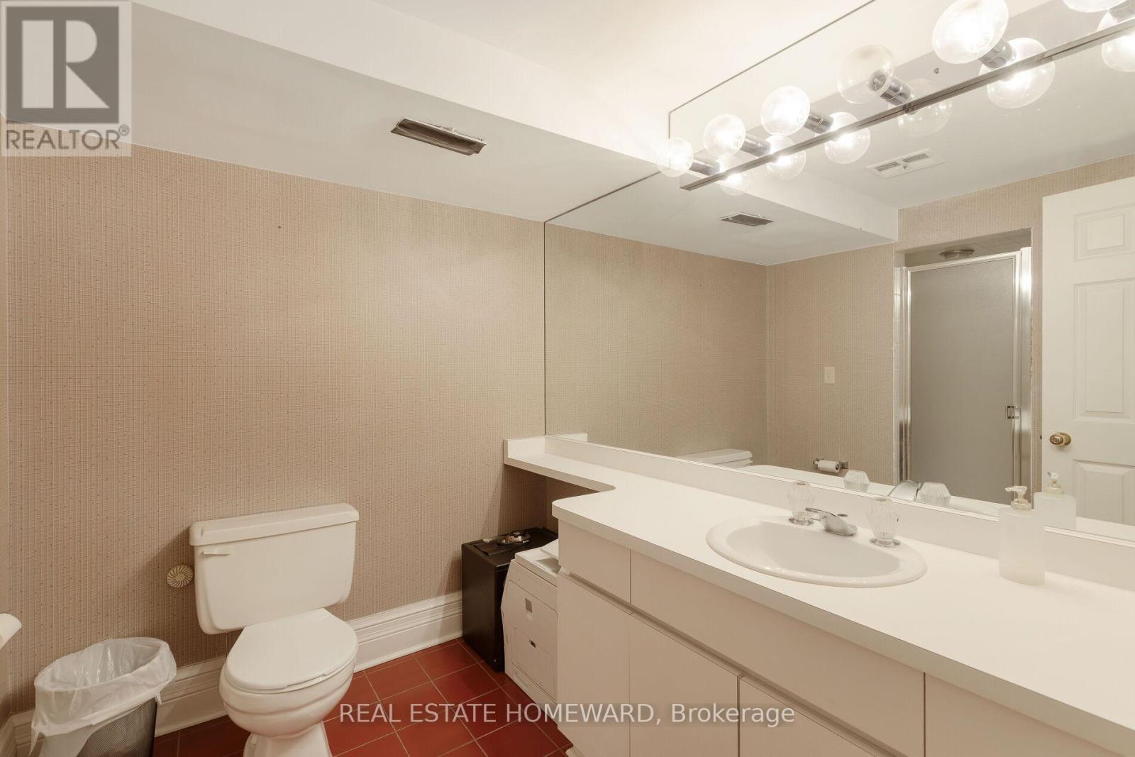 












6 MAIN STREET

,
Toronto (East End-Danforth),




Ontario
M4E2V4

