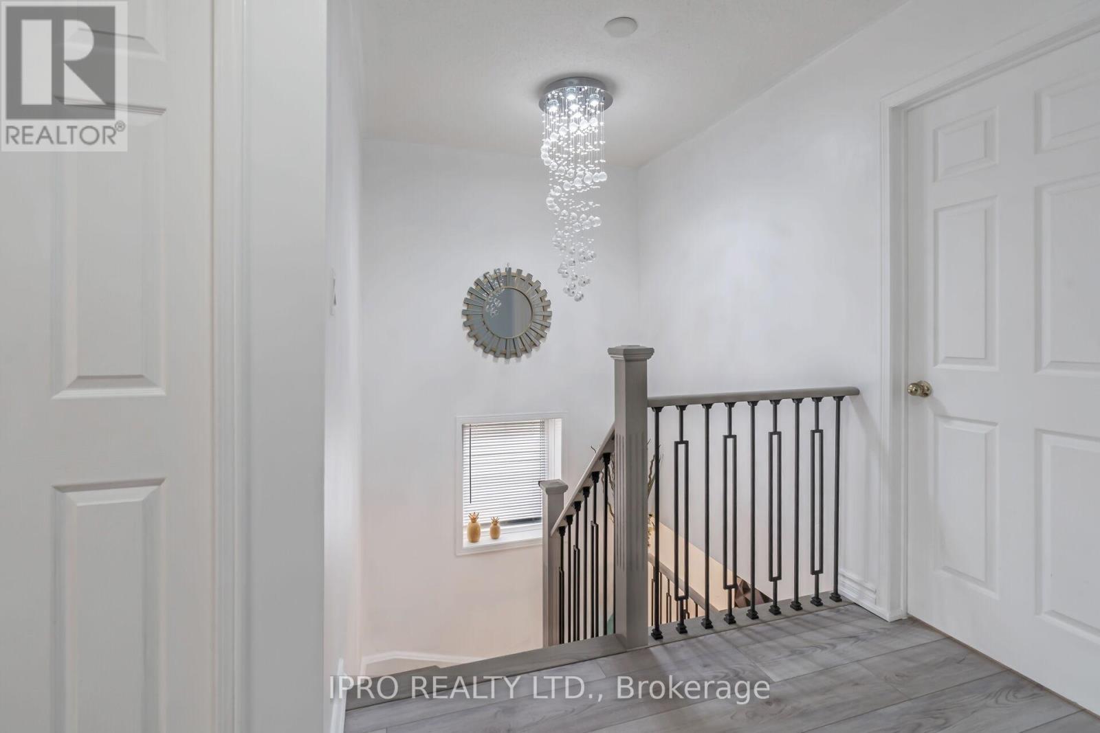 












16 DONLEVY CRESCENT

,
Whitby (Taunton North),




Ontario
L1R0B8


