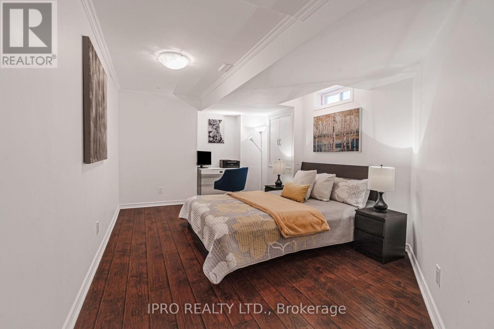 












16 DONLEVY CRESCENT

,
Whitby (Taunton North),




Ontario
L1R0B8

