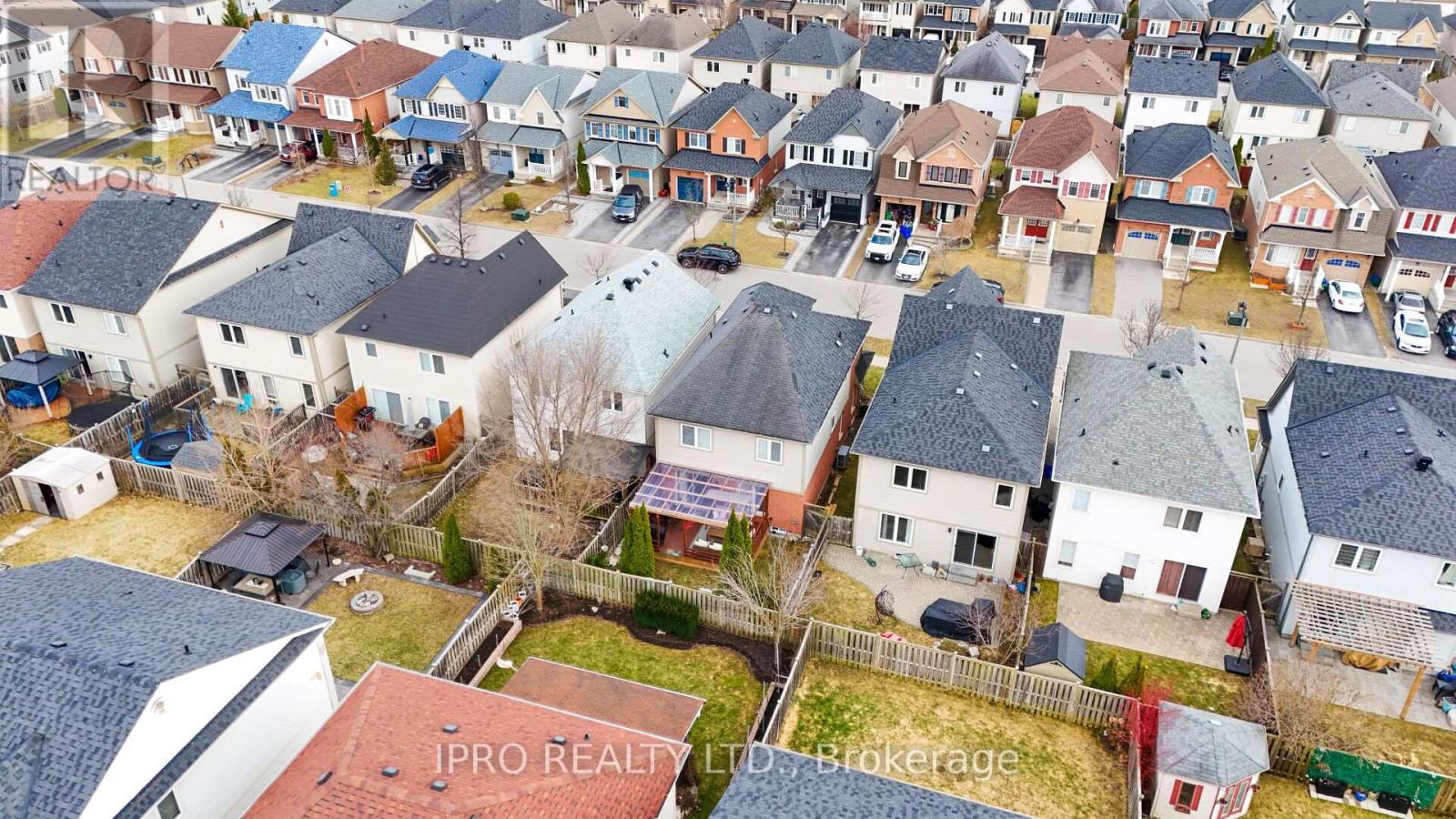 












16 DONLEVY CRESCENT

,
Whitby (Taunton North),




Ontario
L1R0B8

