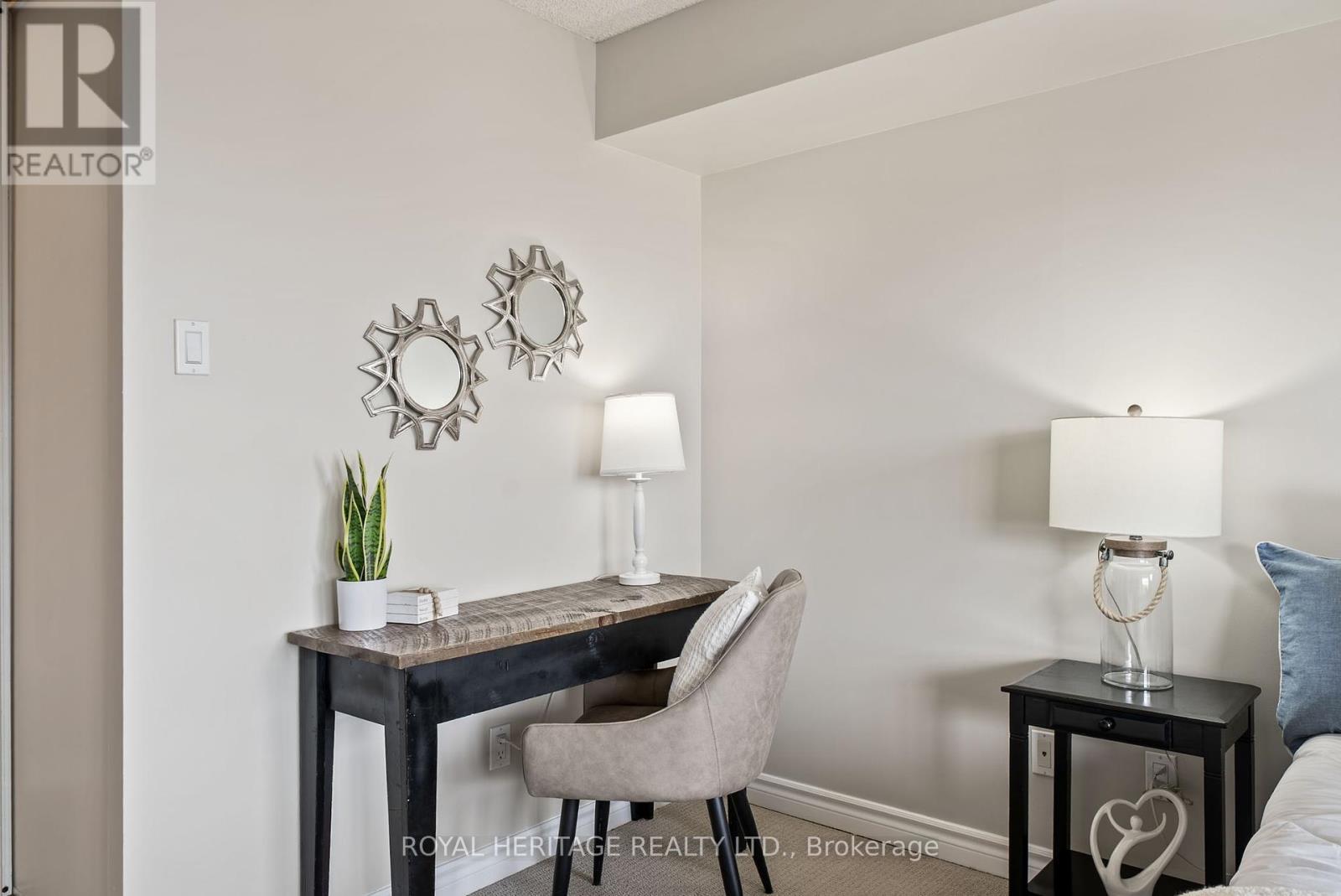 












1203 - 4 PARK VISTA CRESCENT

,
Toronto (O'Connor-Parkview),




Ontario
M4B3M8

