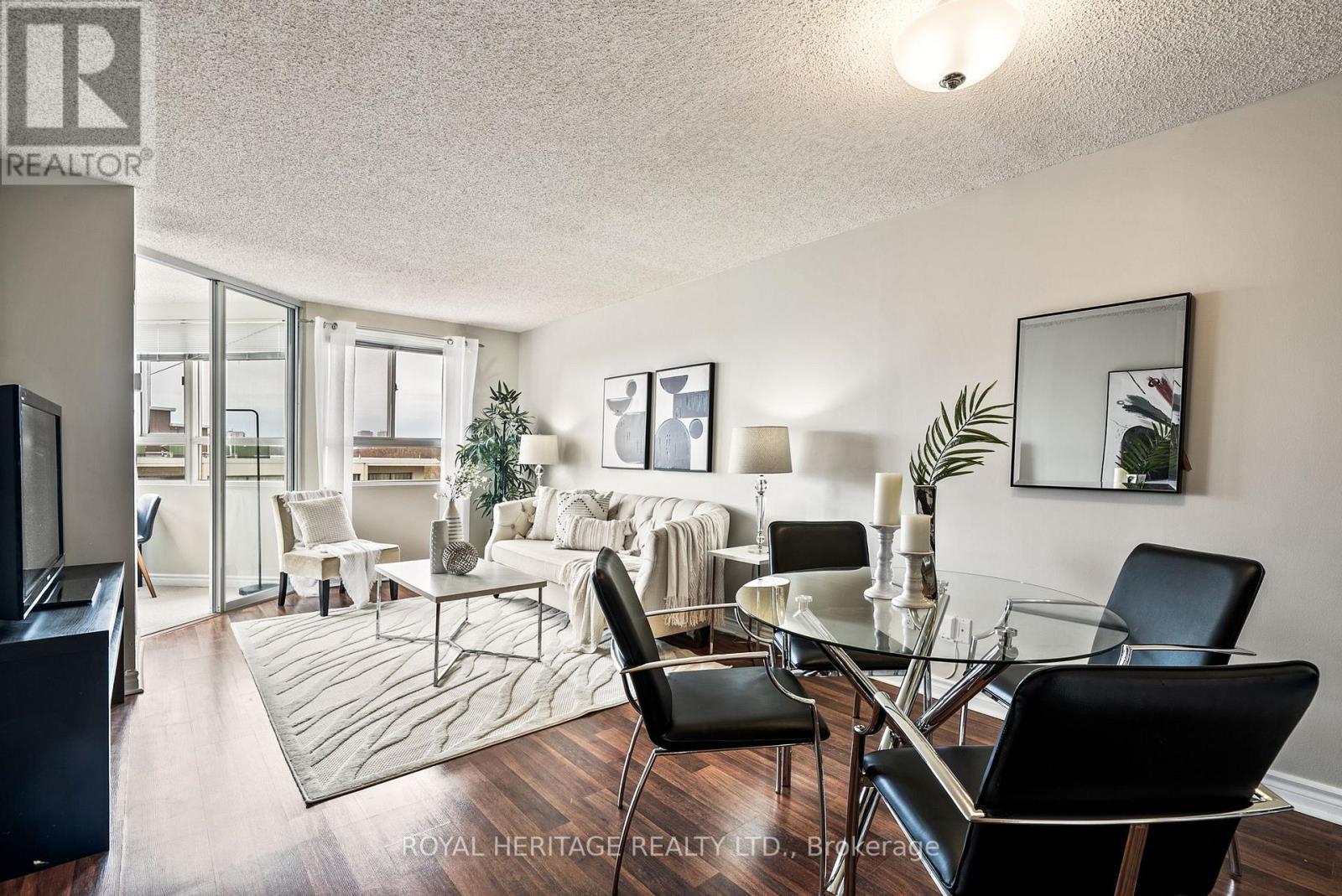 












1203 - 4 PARK VISTA CRESCENT

,
Toronto (O'Connor-Parkview),




Ontario
M4B3M8


