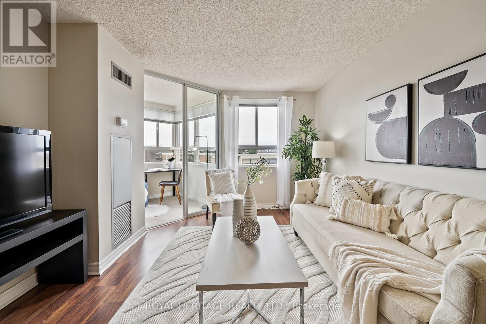 












1203 - 4 PARK VISTA CRESCENT

,
Toronto (O'Connor-Parkview),




Ontario
M4B3M8

