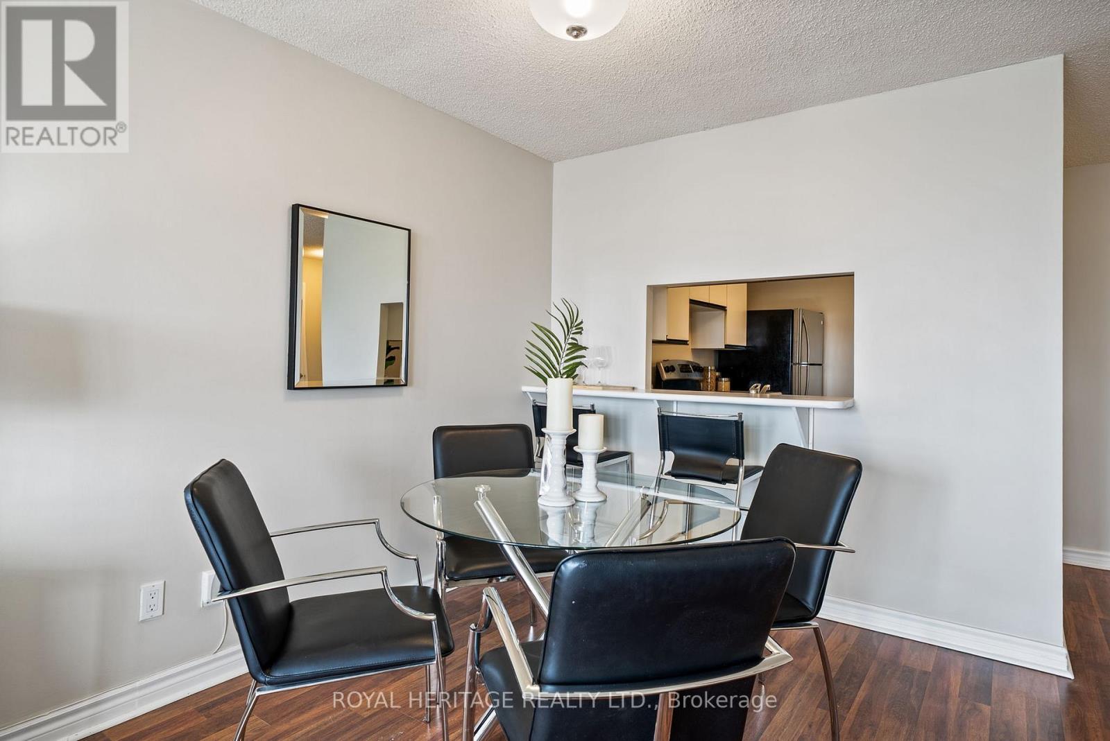 












1203 - 4 PARK VISTA CRESCENT

,
Toronto (O'Connor-Parkview),




Ontario
M4B3M8


