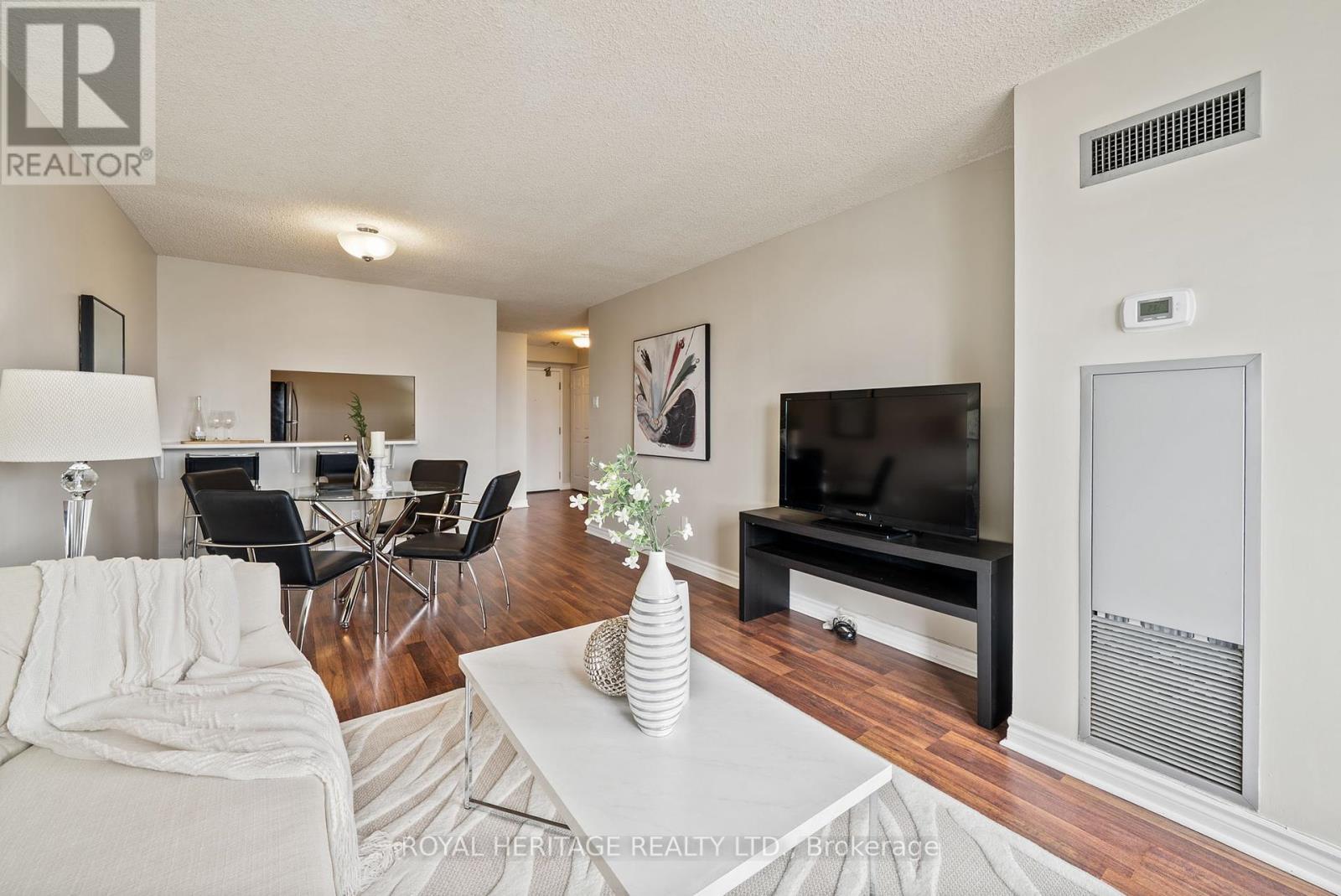 












1203 - 4 PARK VISTA CRESCENT

,
Toronto (O'Connor-Parkview),




Ontario
M4B3M8

