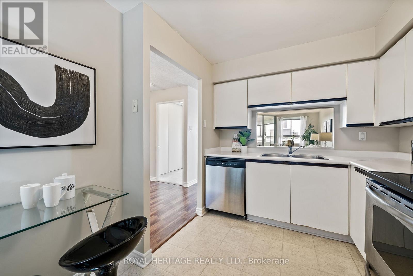 












1203 - 4 PARK VISTA CRESCENT

,
Toronto (O'Connor-Parkview),




Ontario
M4B3M8

