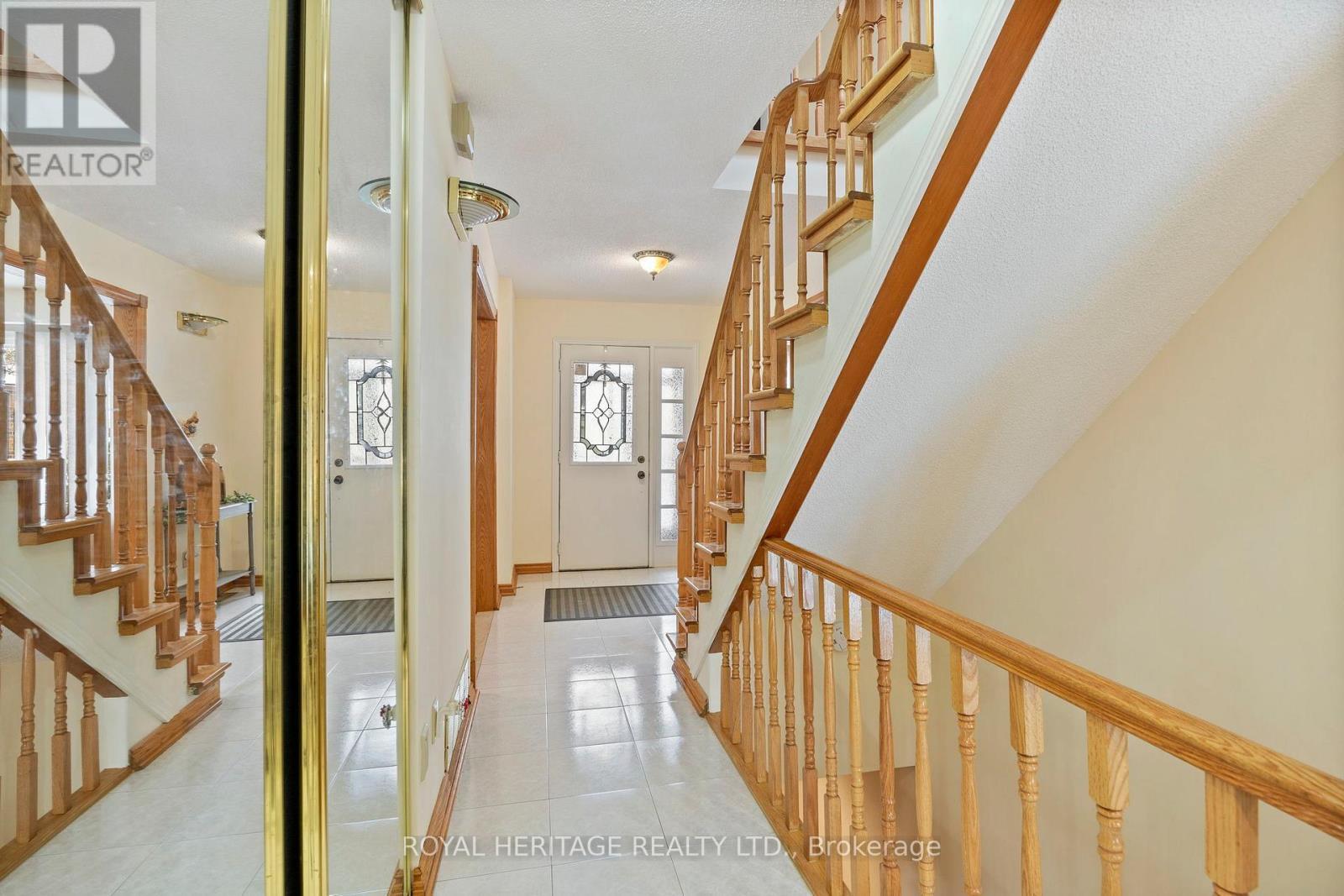 












1755 STORRINGTON STREET

,
Pickering (Liverpool),




Ontario
L1V2X2

