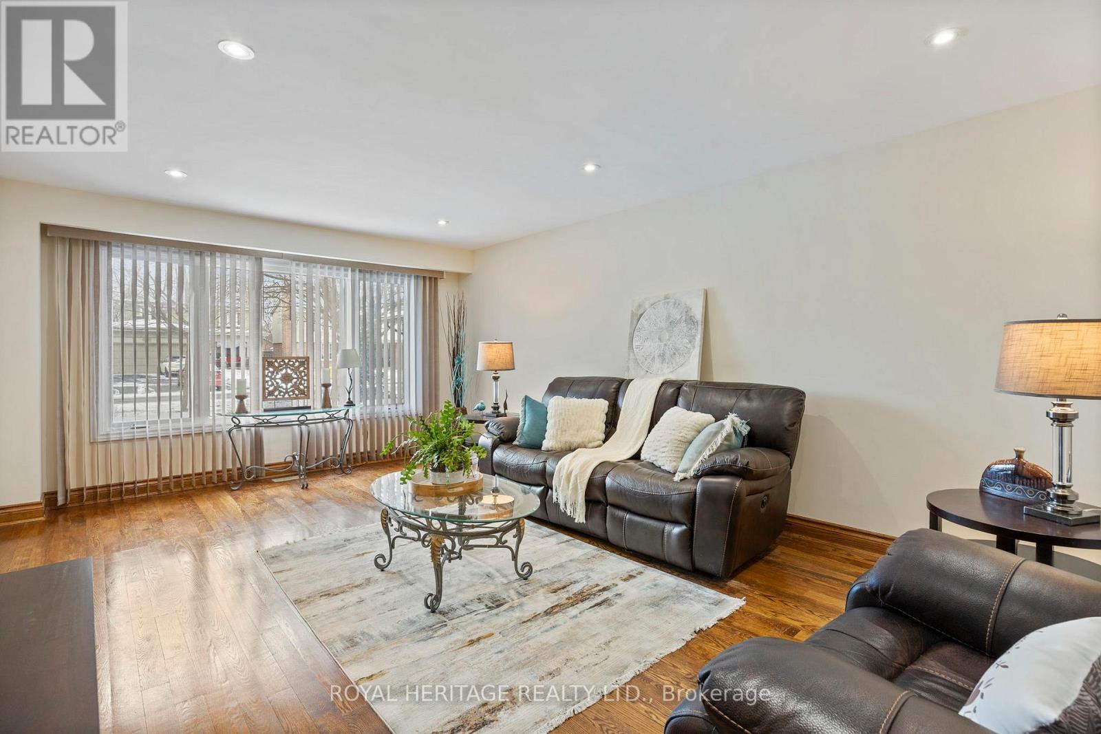 












1755 STORRINGTON STREET

,
Pickering (Liverpool),




Ontario
L1V2X2

