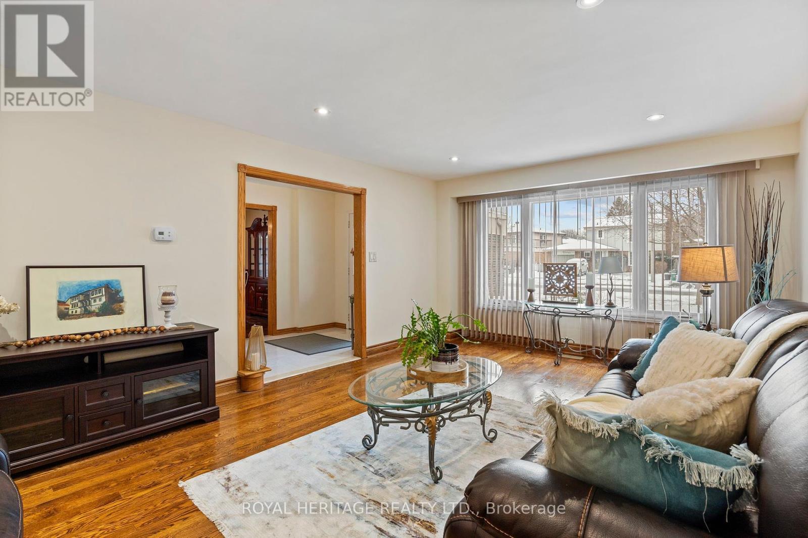 












1755 STORRINGTON STREET

,
Pickering (Liverpool),




Ontario
L1V2X2

