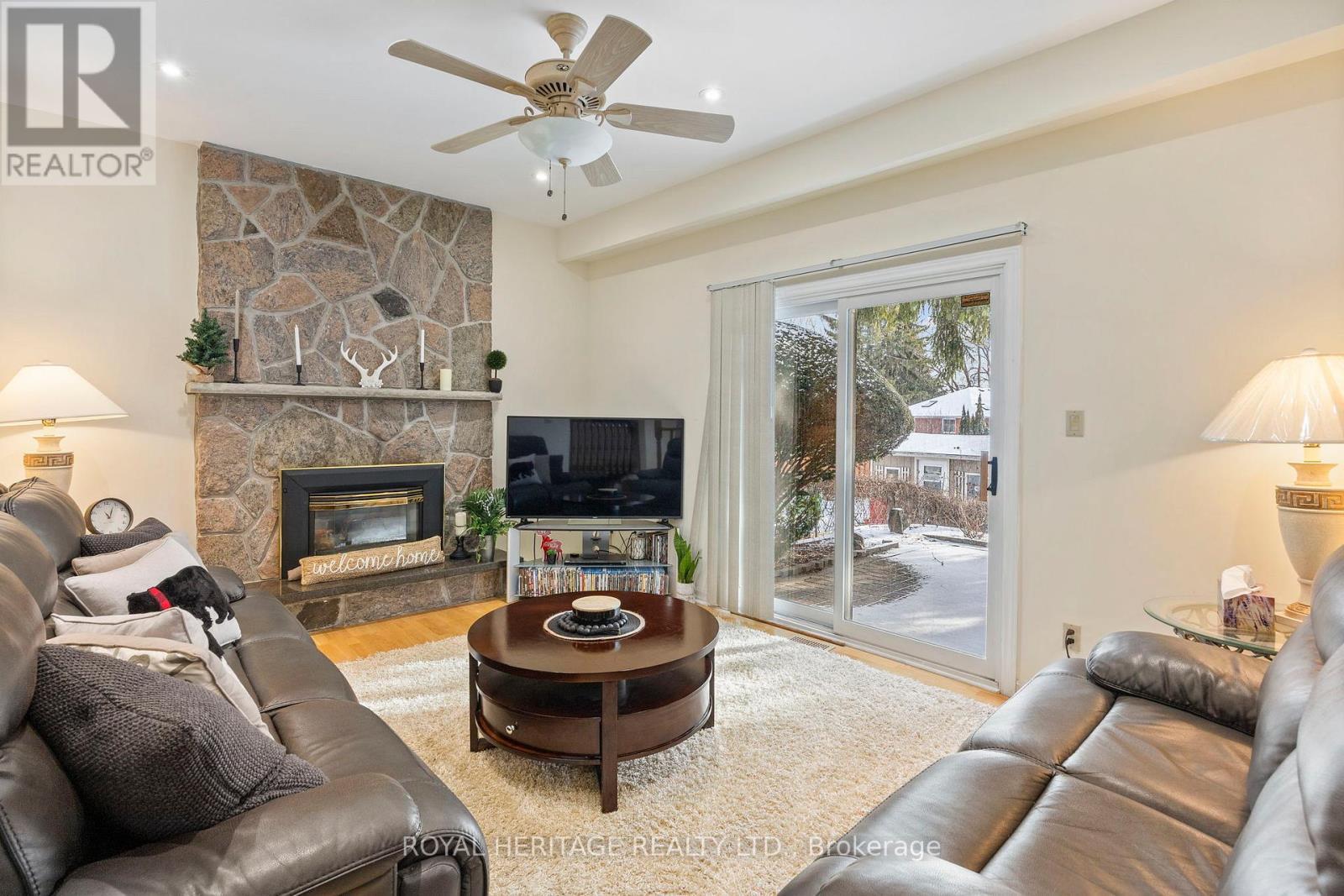 












1755 STORRINGTON STREET

,
Pickering (Liverpool),




Ontario
L1V2X2

