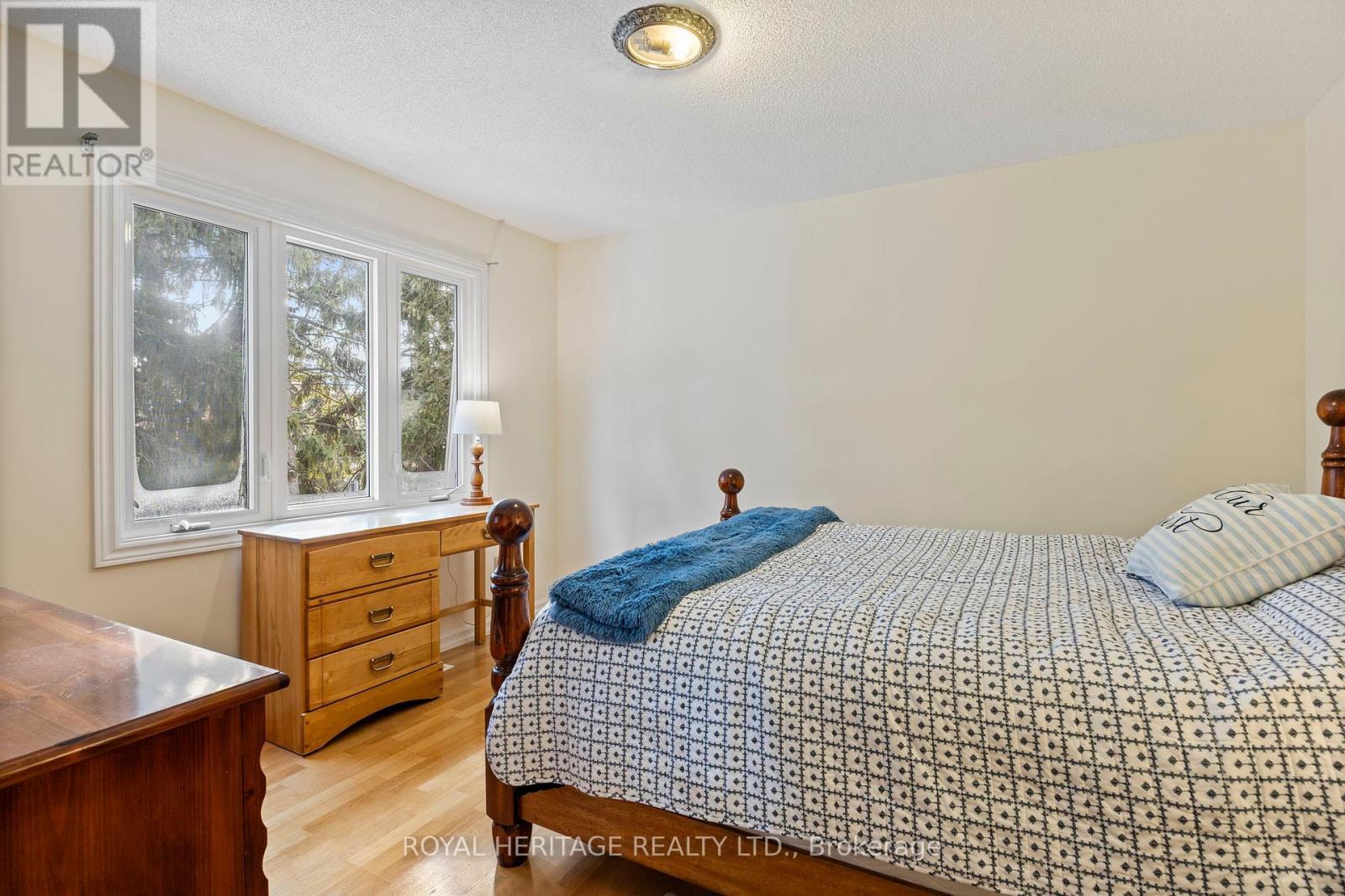 












1755 STORRINGTON STREET

,
Pickering (Liverpool),




Ontario
L1V2X2

