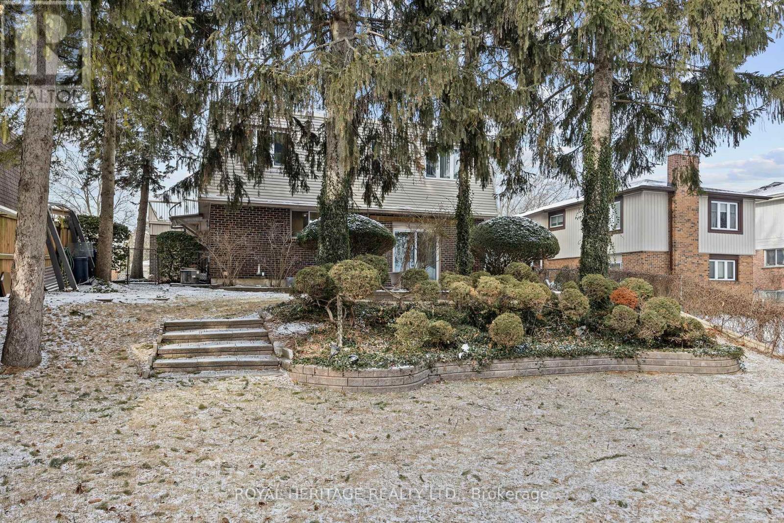 












1755 STORRINGTON STREET

,
Pickering (Liverpool),




Ontario
L1V2X2

