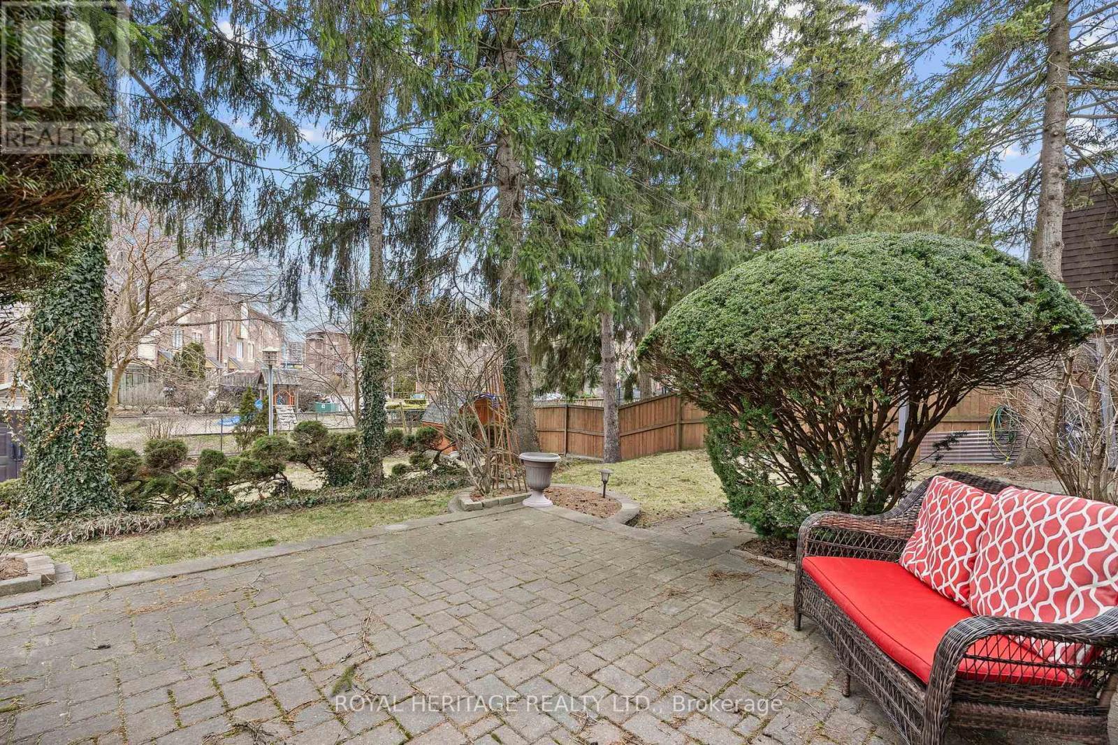 












1755 STORRINGTON STREET

,
Pickering (Liverpool),




Ontario
L1V2X2


