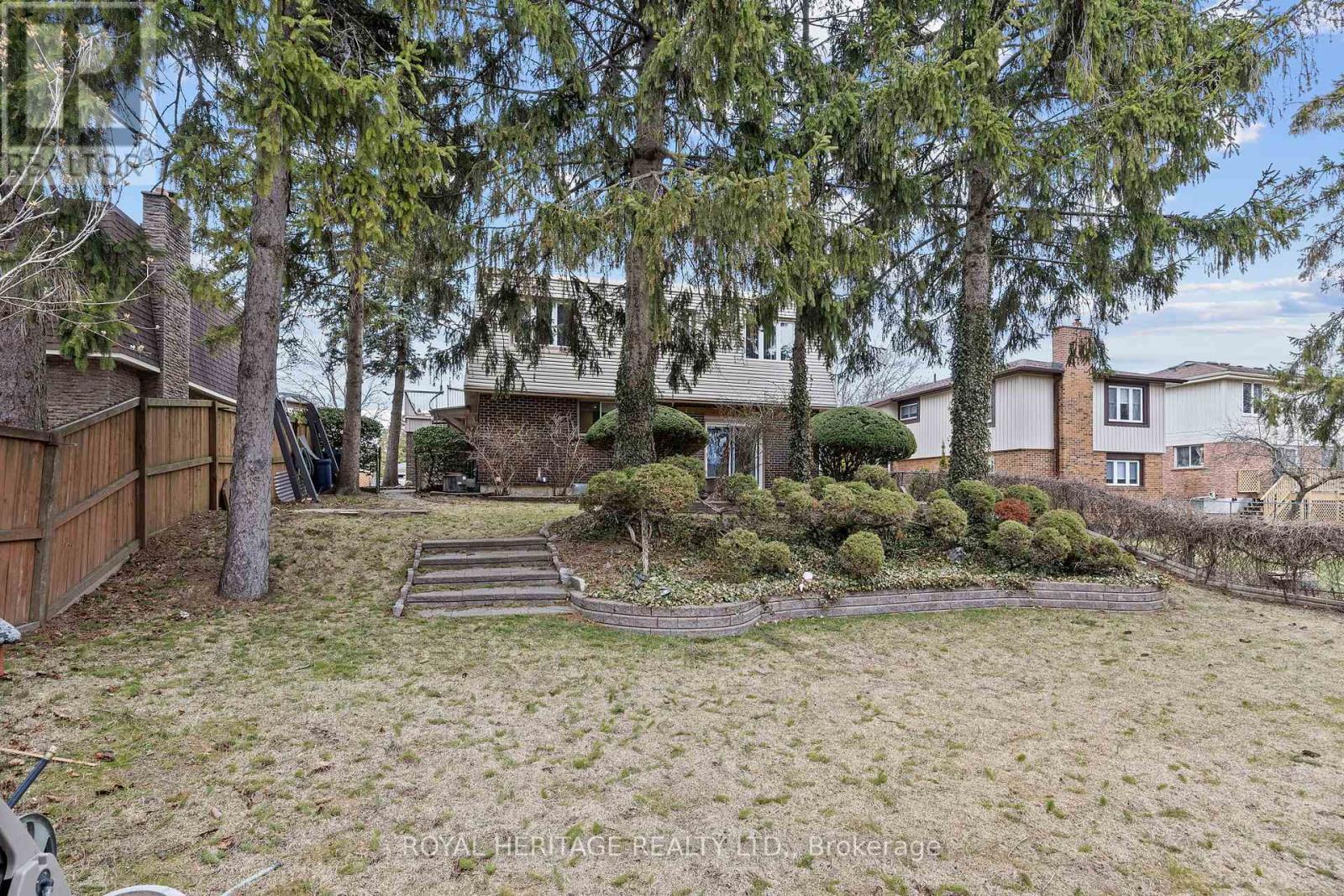 












1755 STORRINGTON STREET

,
Pickering (Liverpool),




Ontario
L1V2X2

