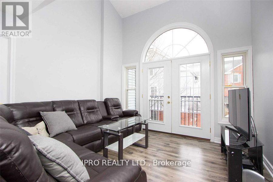 












D-17 - 1663 NASH ROAD

,
Clarington (Courtice),




Ontario
L1E1S8

