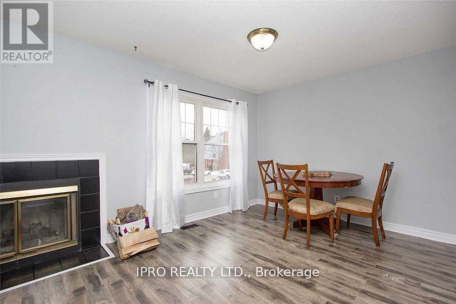 












D-17 - 1663 NASH ROAD

,
Clarington (Courtice),




Ontario
L1E1S8

