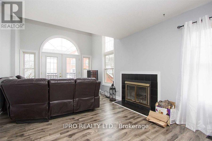 












D-17 - 1663 NASH ROAD

,
Clarington (Courtice),




Ontario
L1E1S8

