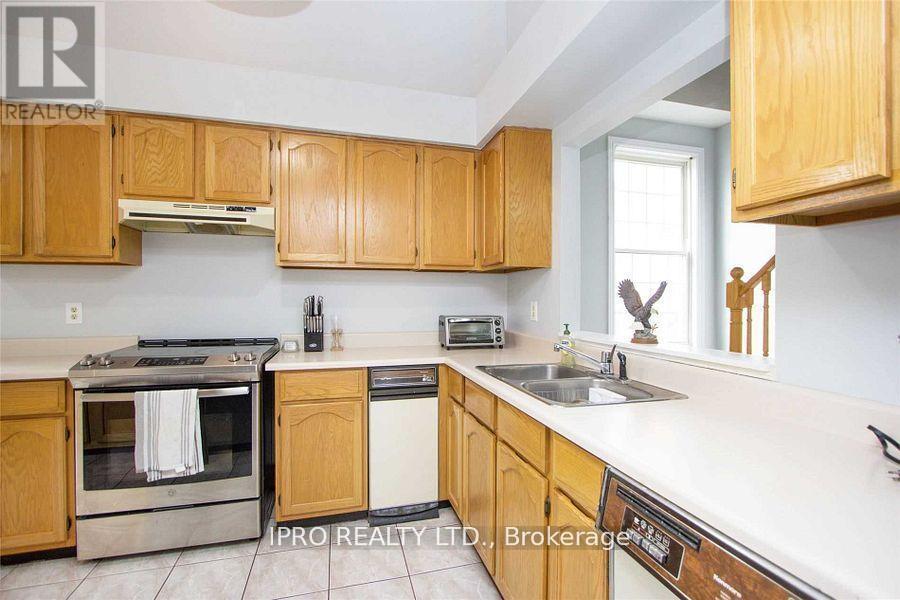 












D-17 - 1663 NASH ROAD

,
Clarington (Courtice),




Ontario
L1E1S8

