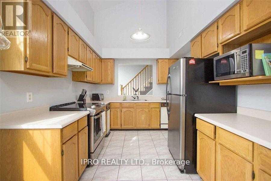 












D-17 - 1663 NASH ROAD

,
Clarington (Courtice),




Ontario
L1E1S8

