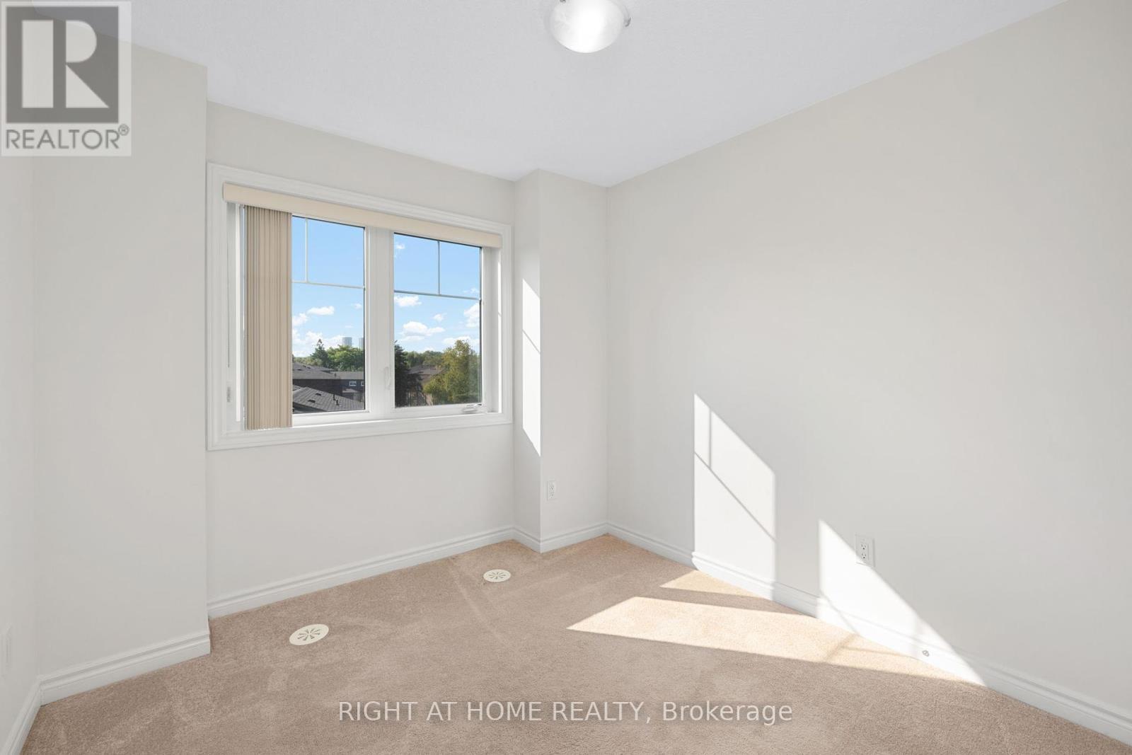 












20 - 1 EATON PARK LANE

,
Toronto (L'Amoreaux),




Ontario
M1W0A5

