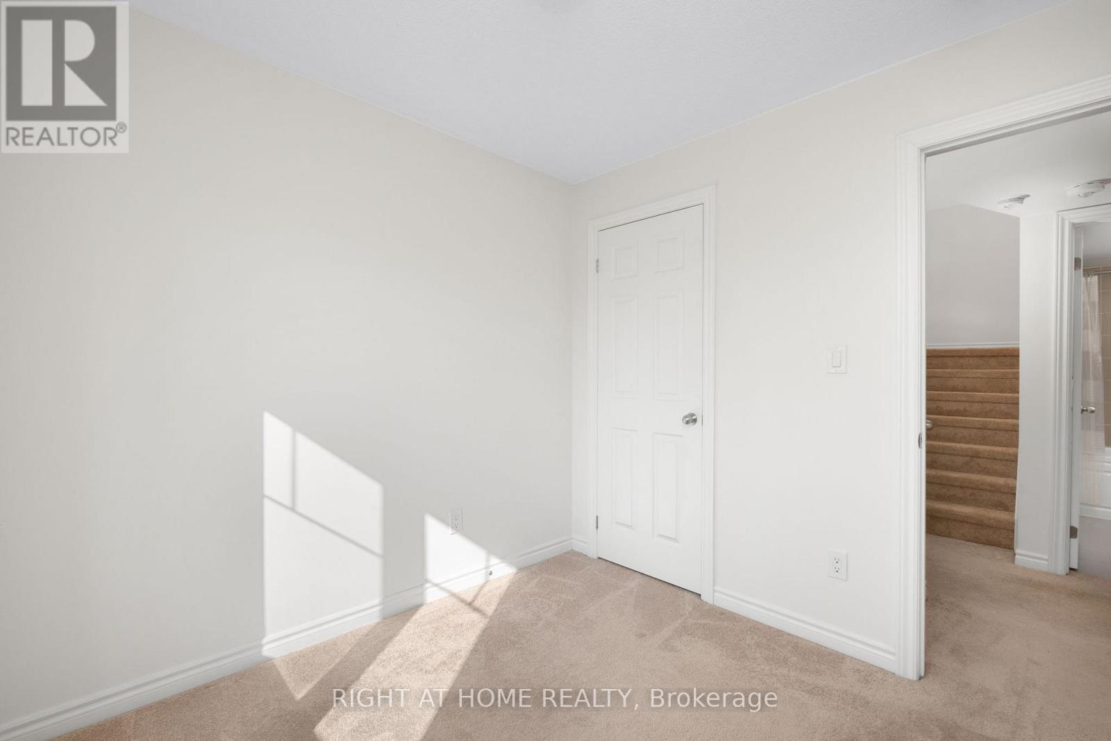 












20 - 1 EATON PARK LANE

,
Toronto (L'Amoreaux),




Ontario
M1W0A5

