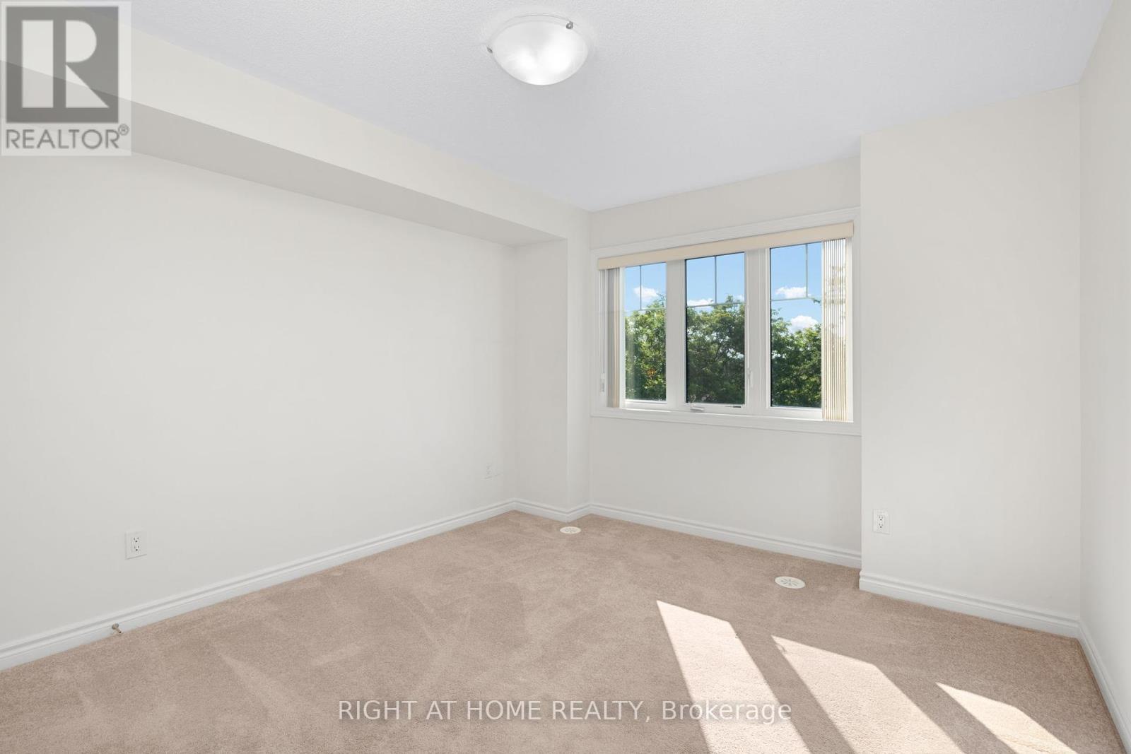 












20 - 1 EATON PARK LANE

,
Toronto (L'Amoreaux),




Ontario
M1W0A5


