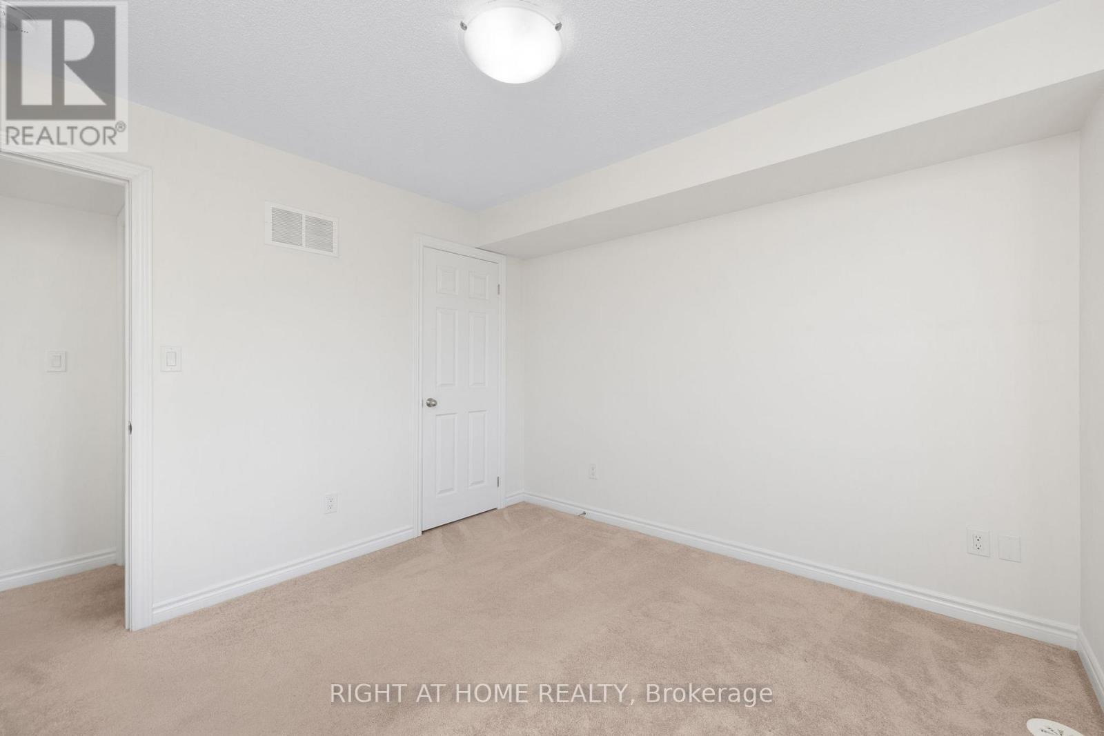 












20 - 1 EATON PARK LANE

,
Toronto (L'Amoreaux),




Ontario
M1W0A5

