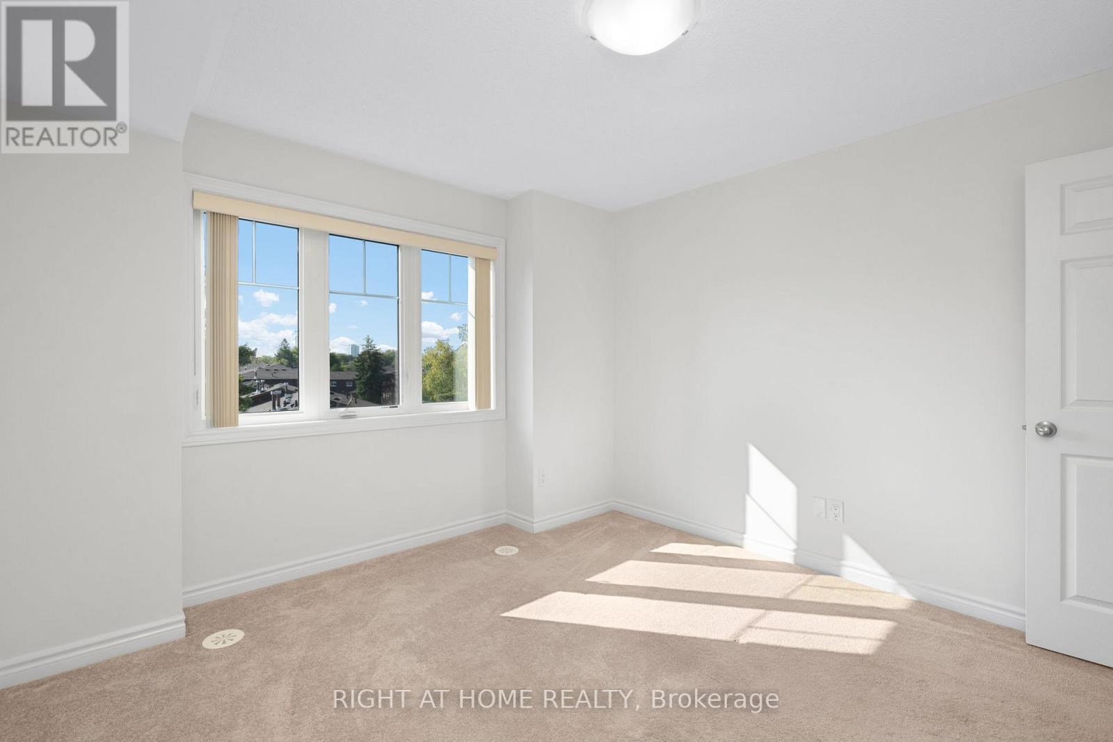 












20 - 1 EATON PARK LANE

,
Toronto (L'Amoreaux),




Ontario
M1W0A5

