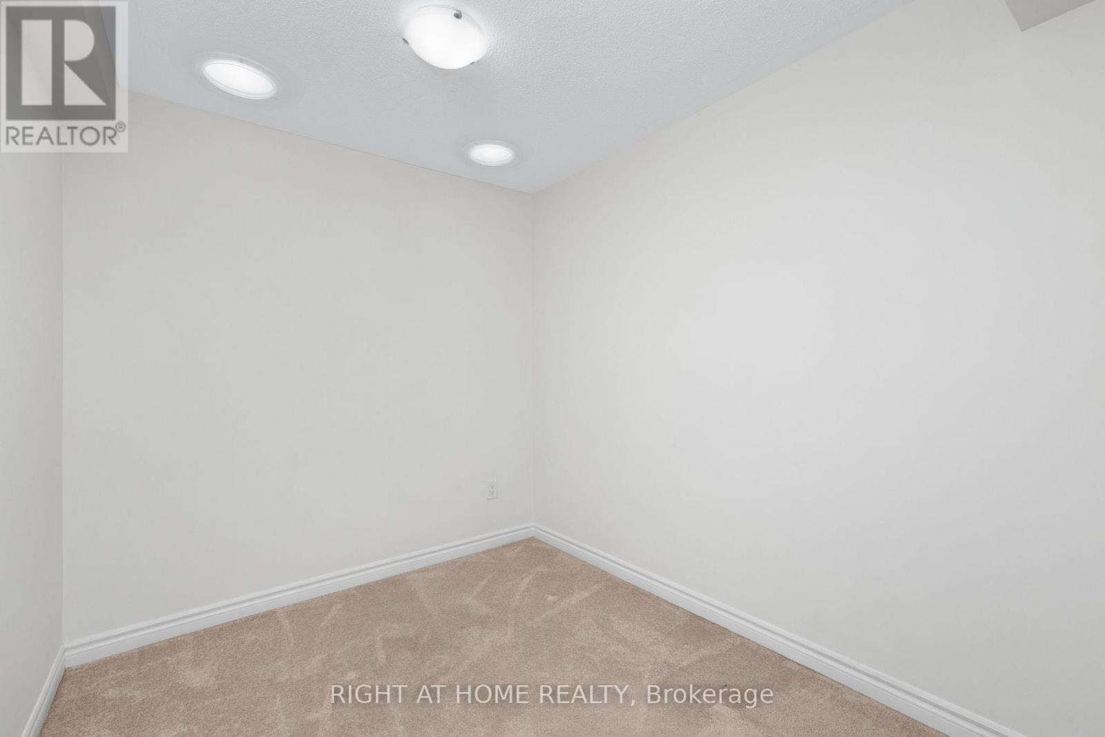 












20 - 1 EATON PARK LANE

,
Toronto (L'Amoreaux),




Ontario
M1W0A5

