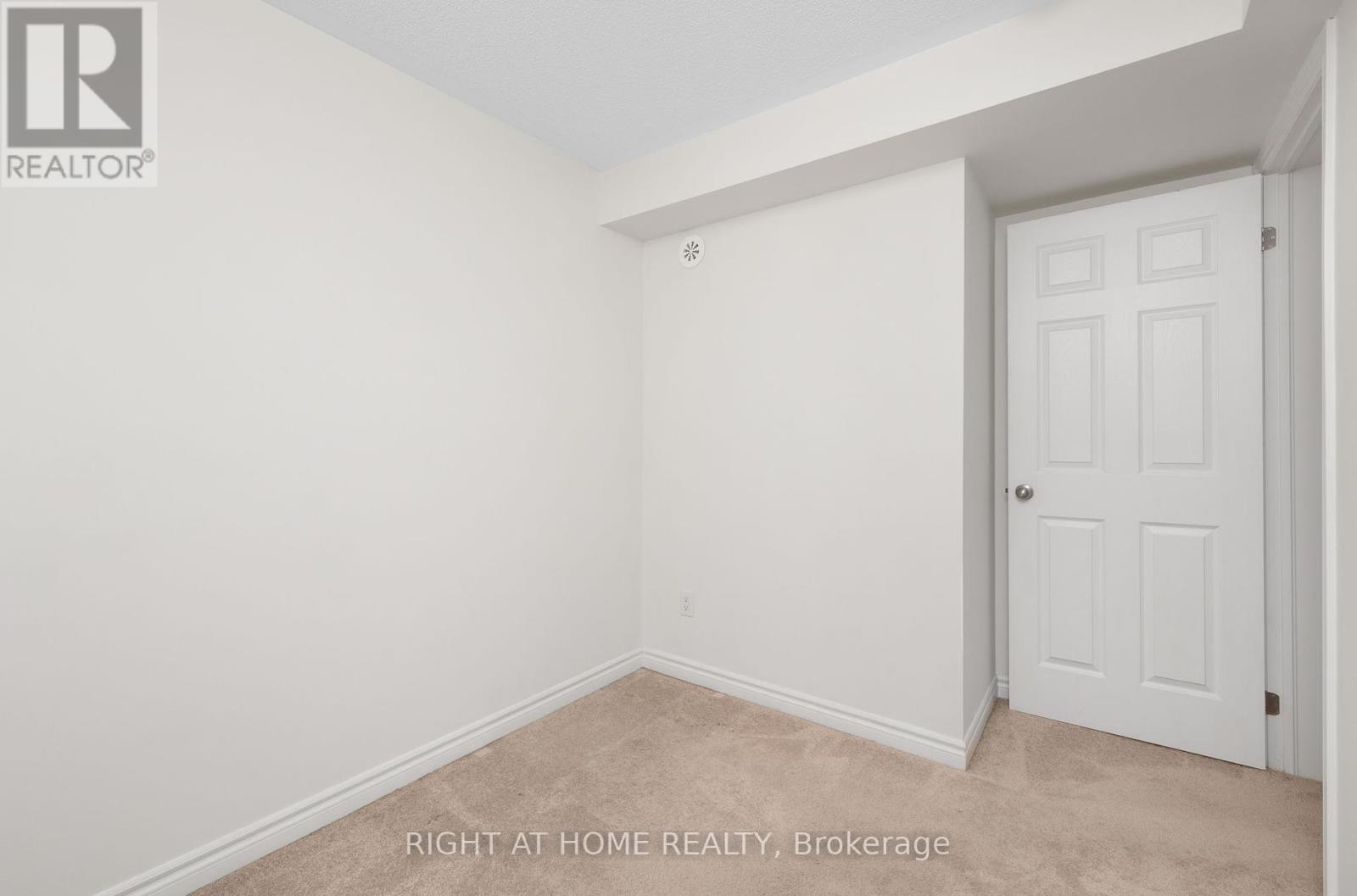 












20 - 1 EATON PARK LANE

,
Toronto (L'Amoreaux),




Ontario
M1W0A5

