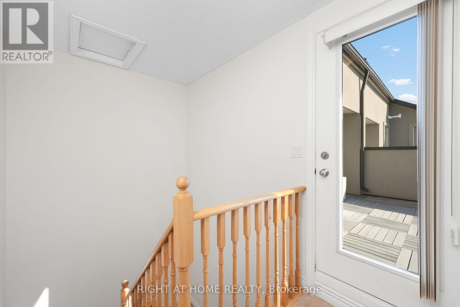 












20 - 1 EATON PARK LANE

,
Toronto (L'Amoreaux),




Ontario
M1W0A5

