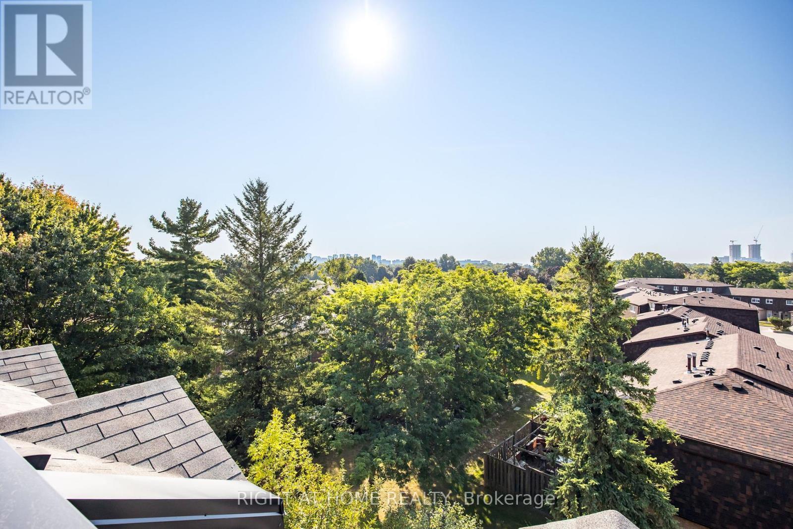 












20 - 1 EATON PARK LANE

,
Toronto (L'Amoreaux),




Ontario
M1W0A5

