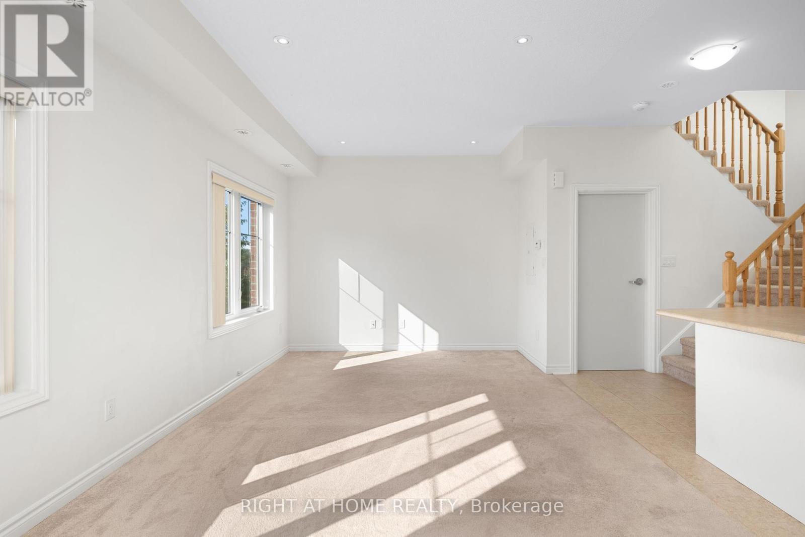












20 - 1 EATON PARK LANE

,
Toronto (L'Amoreaux),




Ontario
M1W0A5

