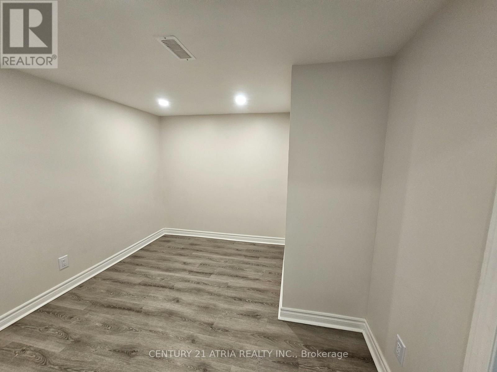 












733 BALATON AVENUE

,
Pickering (Bay Ridges),




Ontario
L1W1W3


