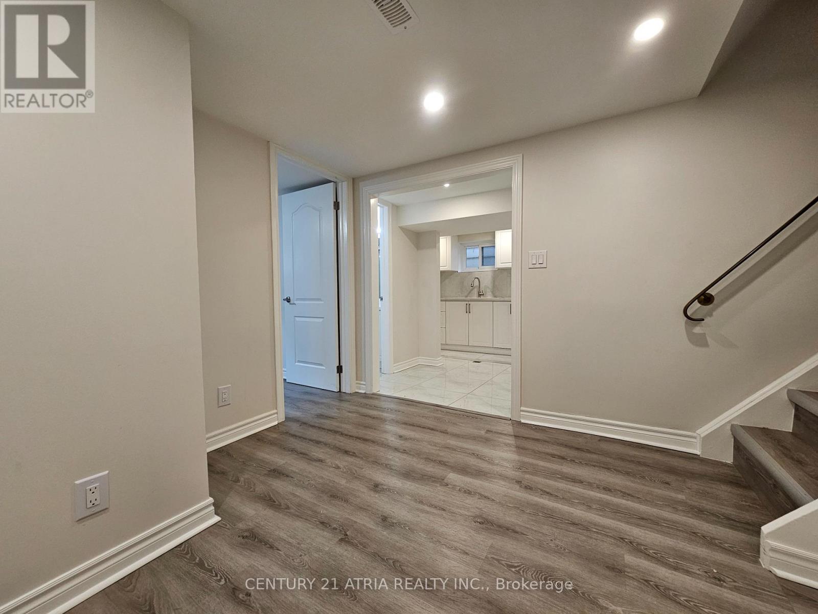 












733 BALATON AVENUE

,
Pickering (Bay Ridges),




Ontario
L1W1W3

