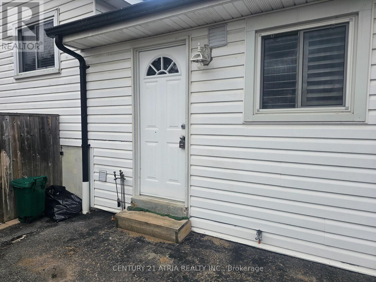 












733 BALATON AVENUE

,
Pickering (Bay Ridges),




Ontario
L1W1W3

