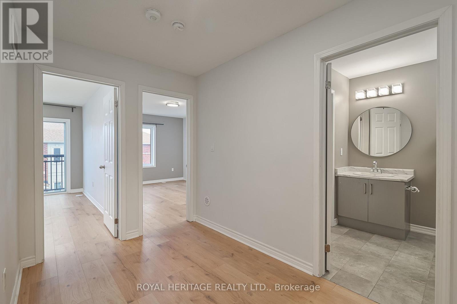 












2 DUNSLEY WAY

,
Whitby (Pringle Creek),




Ontario
L1N0L5

