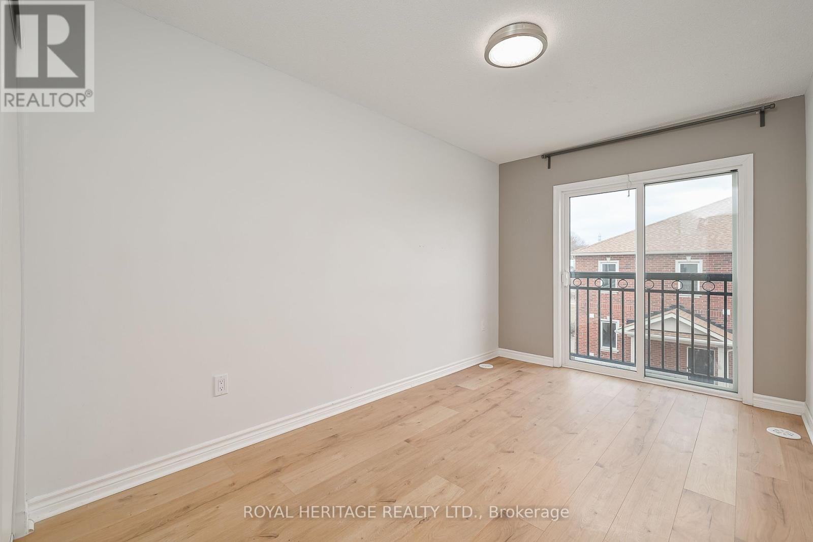 












2 DUNSLEY WAY

,
Whitby (Pringle Creek),




Ontario
L1N0L5

