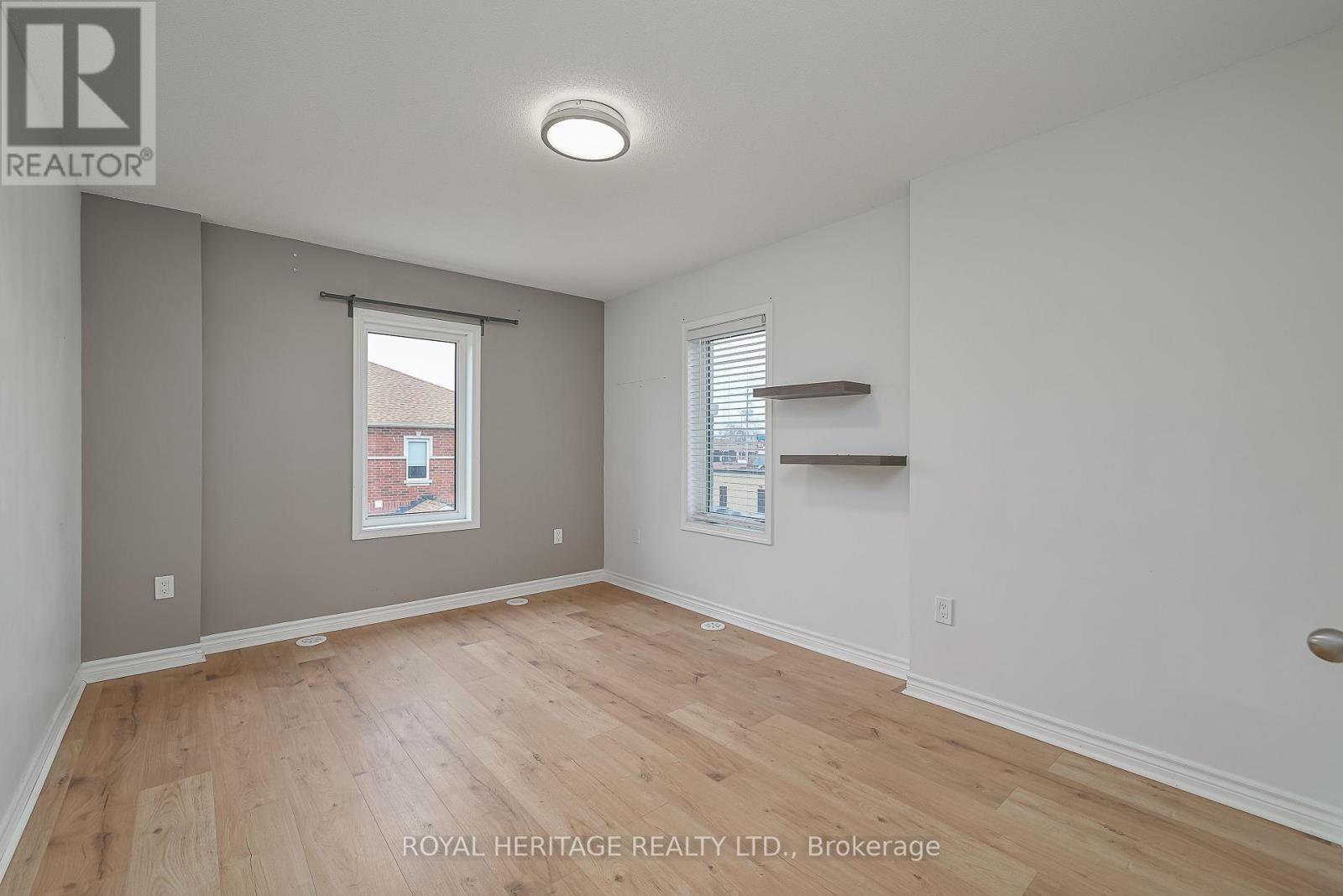 












2 DUNSLEY WAY

,
Whitby (Pringle Creek),




Ontario
L1N0L5


