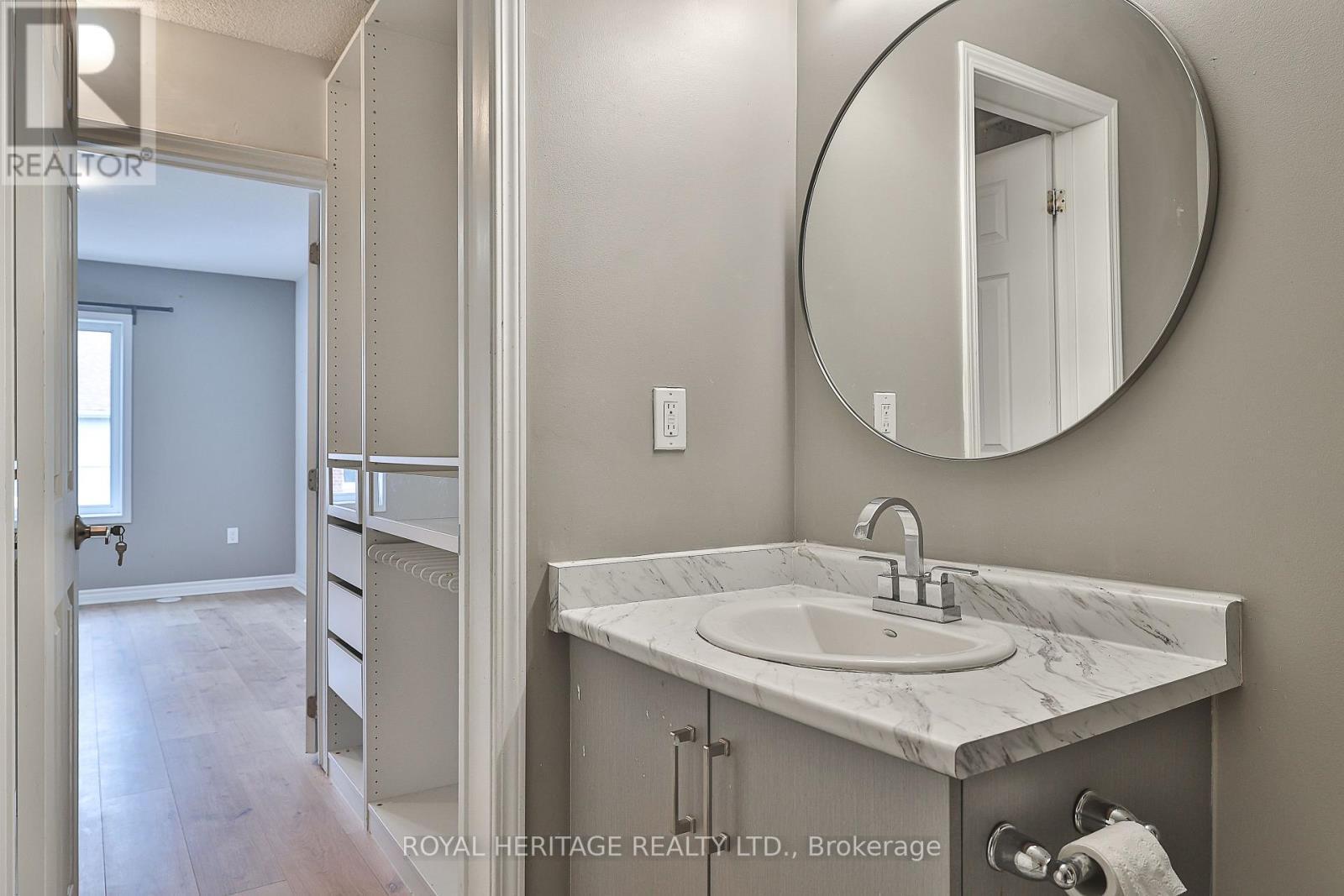 












2 DUNSLEY WAY

,
Whitby (Pringle Creek),




Ontario
L1N0L5


