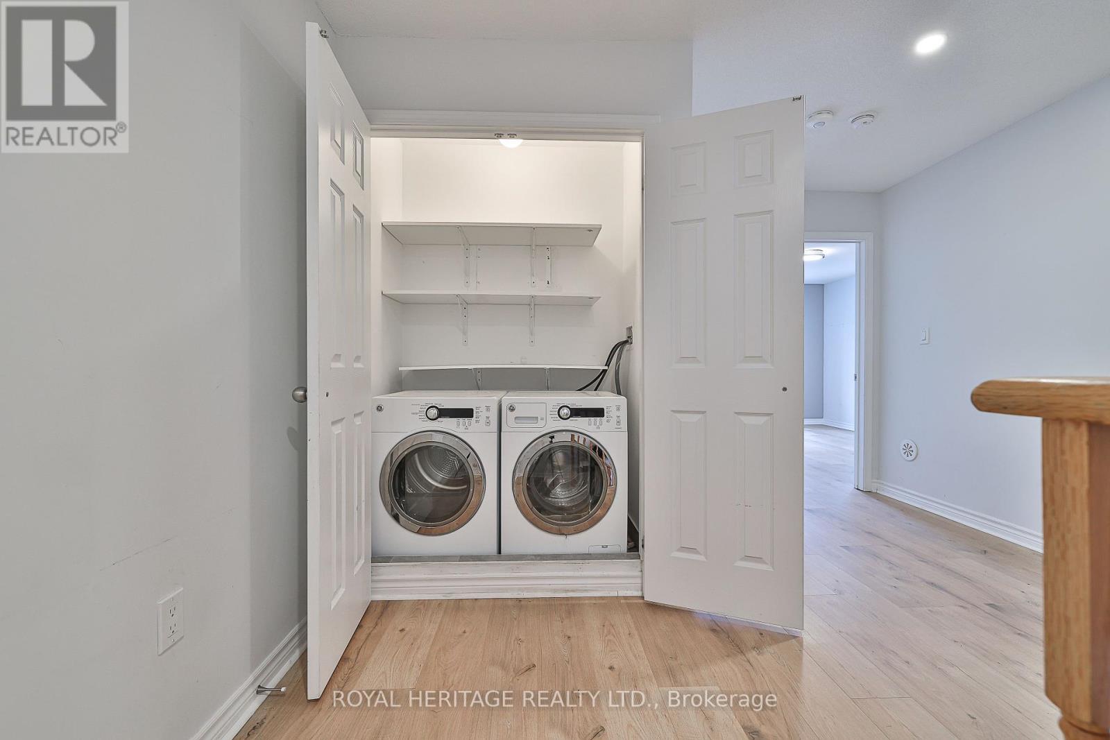 












2 DUNSLEY WAY

,
Whitby (Pringle Creek),




Ontario
L1N0L5

