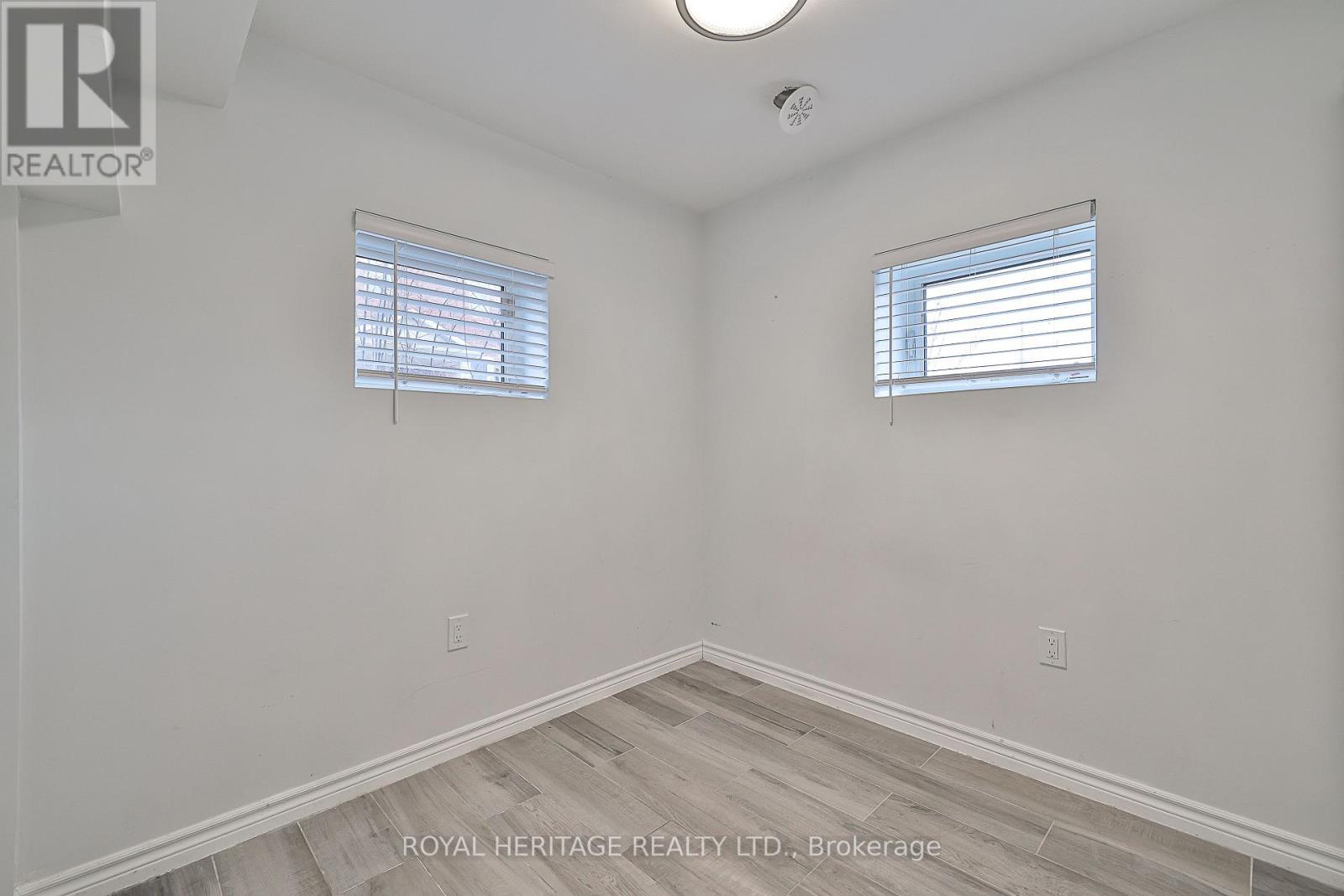 












2 DUNSLEY WAY

,
Whitby (Pringle Creek),




Ontario
L1N0L5

