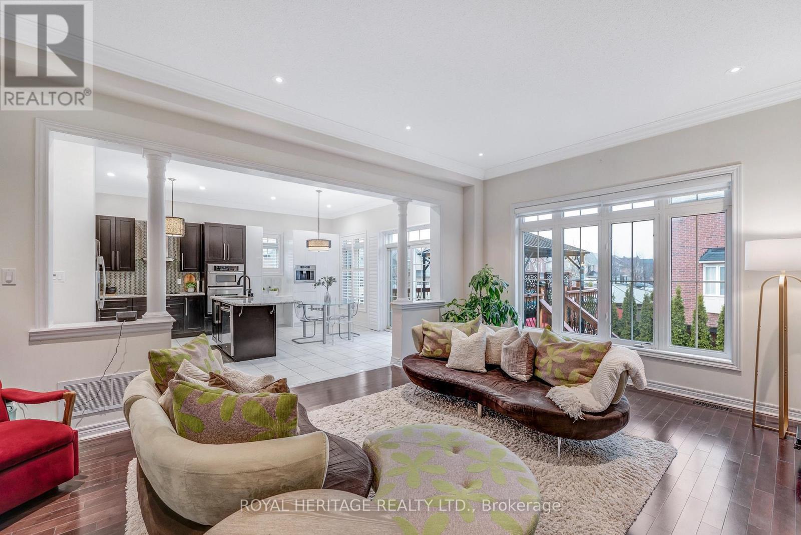












6 EYREGLEN COURT

,
Ajax (Northeast Ajax),




Ontario
L1Z0C1

