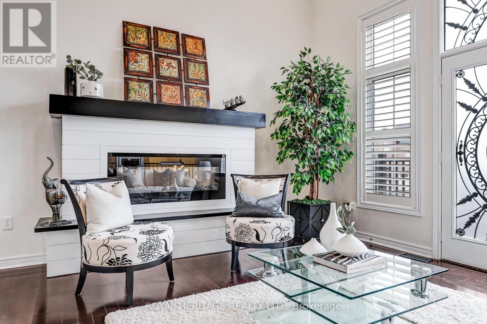 












6 EYREGLEN COURT

,
Ajax (Northeast Ajax),




Ontario
L1Z0C1

