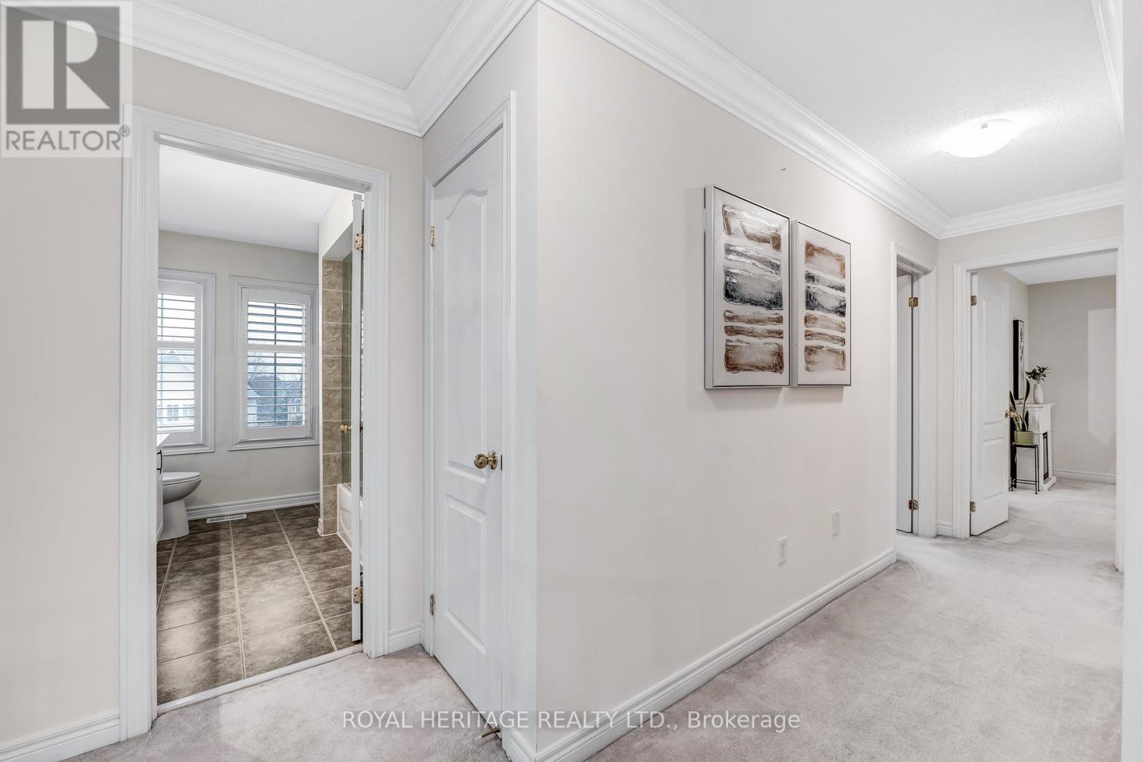 












6 EYREGLEN COURT

,
Ajax (Northeast Ajax),




Ontario
L1Z0C1

