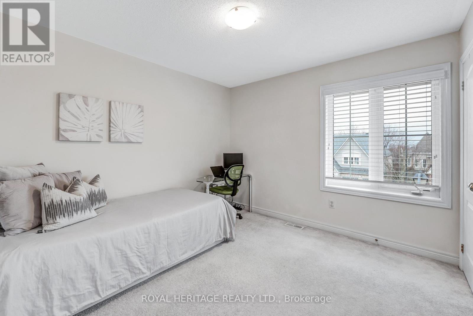 












6 EYREGLEN COURT

,
Ajax (Northeast Ajax),




Ontario
L1Z0C1

