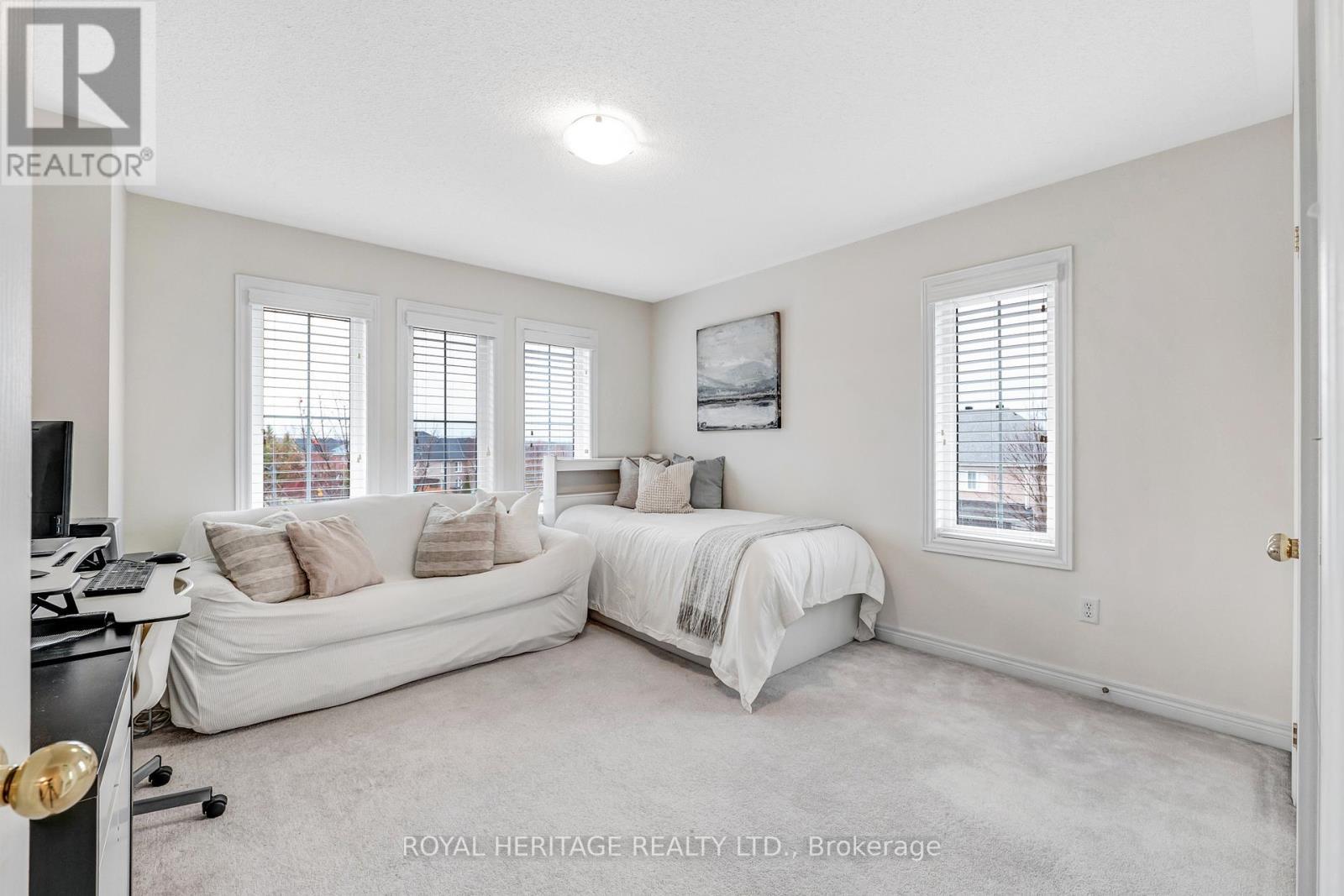 












6 EYREGLEN COURT

,
Ajax (Northeast Ajax),




Ontario
L1Z0C1

