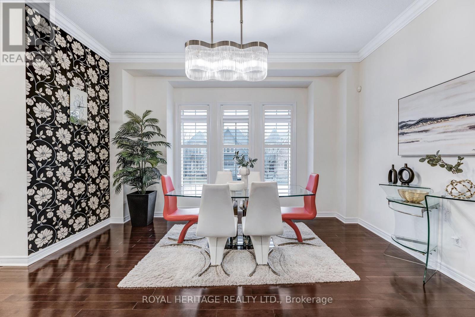 












6 EYREGLEN COURT

,
Ajax (Northeast Ajax),




Ontario
L1Z0C1

