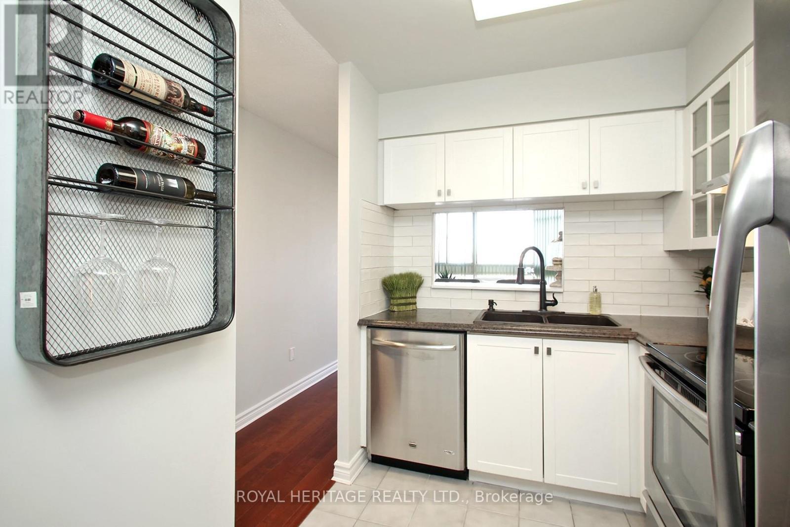 












505 - 3231 EGLINTON AVENUE E

,
Toronto (Scarborough Village),




Ontario
M1J3N5

